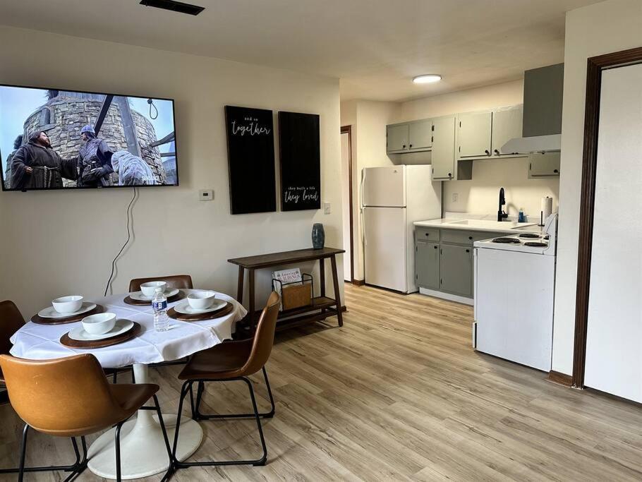Capital Suite On 6Th Street - King Bed / Downtown! Спрингфилд Экстерьер фото